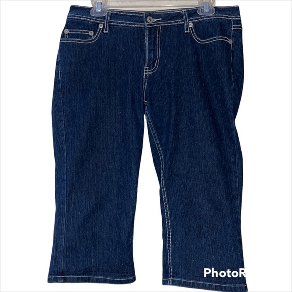 Sizzle Jeans 13 capri embroidered floral back pockets measurements in pictures - Picture 12 of 12